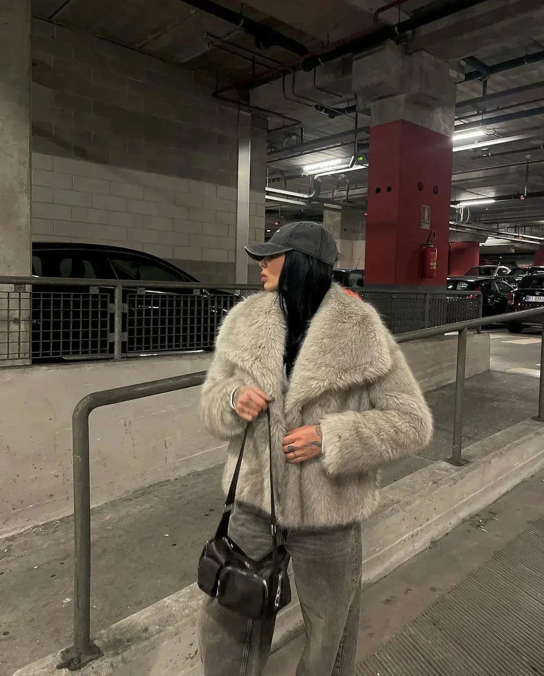 Abrigo de pelo oversize para mujer