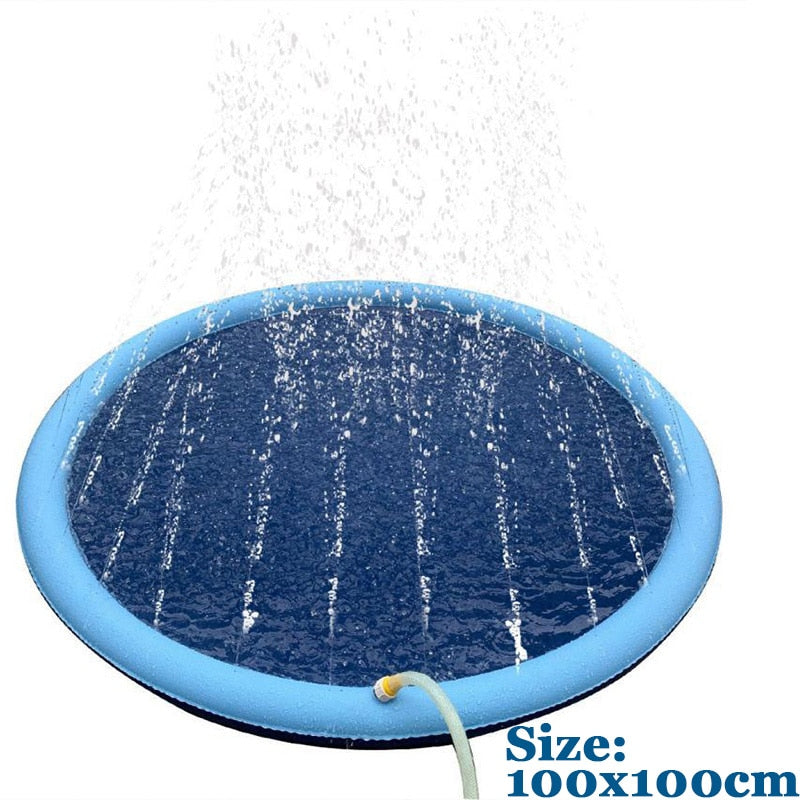 Alfombra de juego con aspersor para perros: ¡para refrescarse y jugar en el calor del verano!