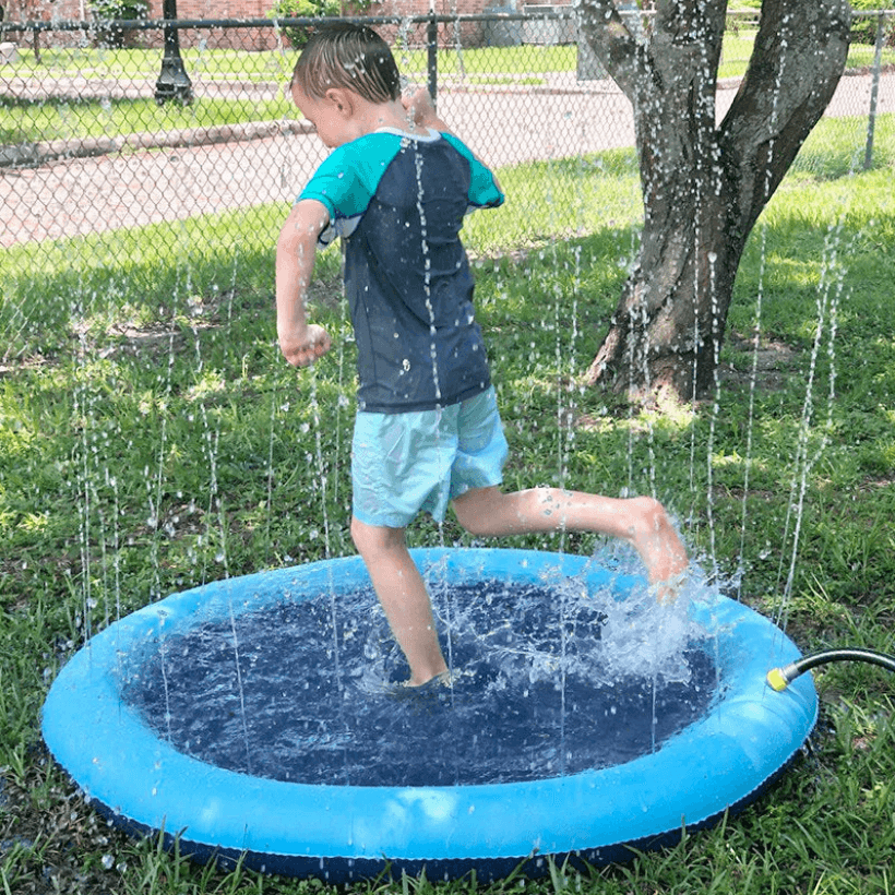 Alfombra de juego con aspersor para perros: ¡para refrescarse y jugar en el calor del verano!