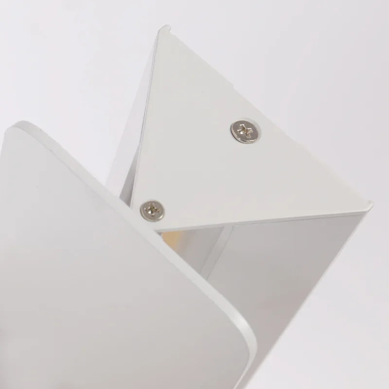 Aplique de Pared LED Moderno | Lámpara Minimalista de Aluminio con Brazo Orientable