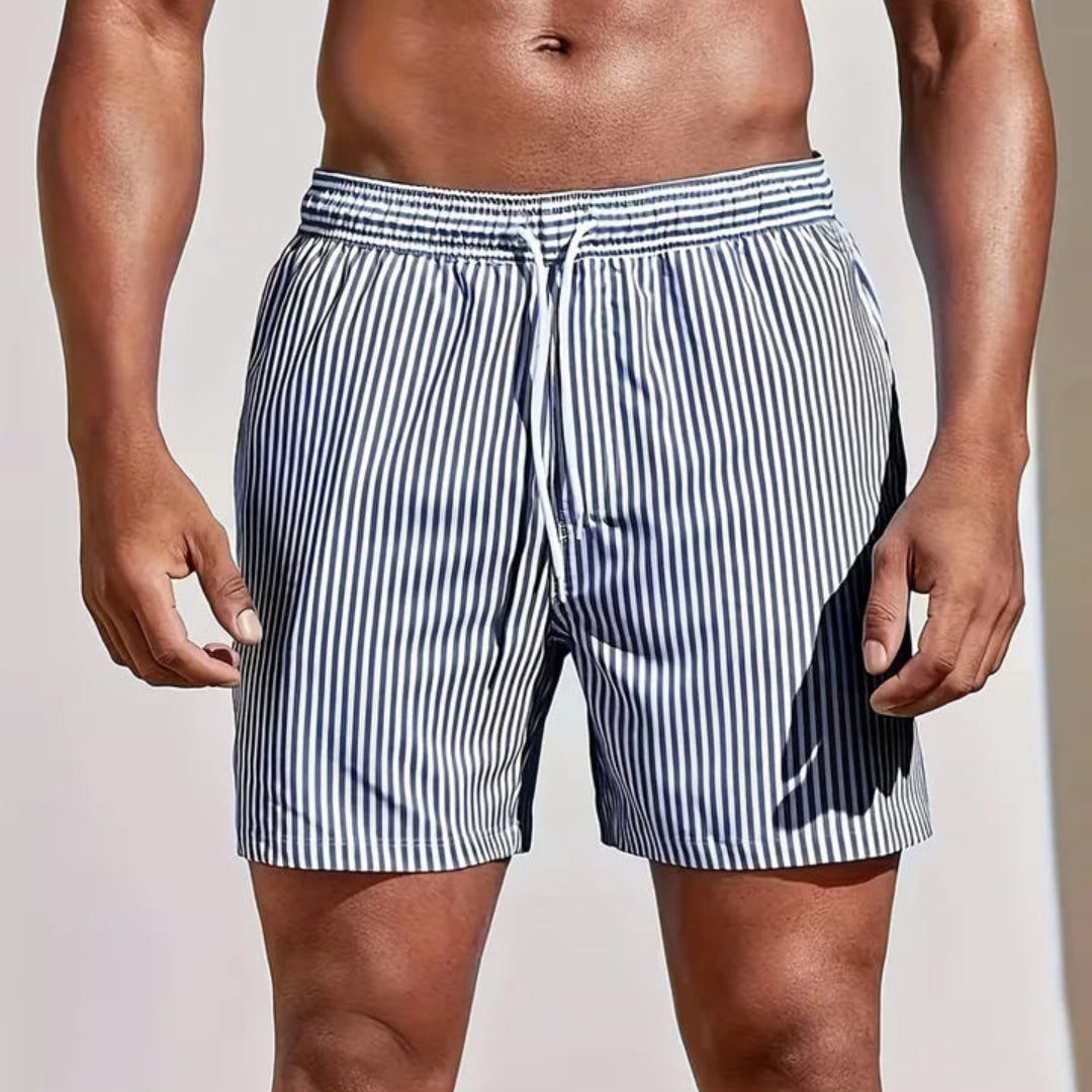 Bañador tipo shorts con estampado de rayas