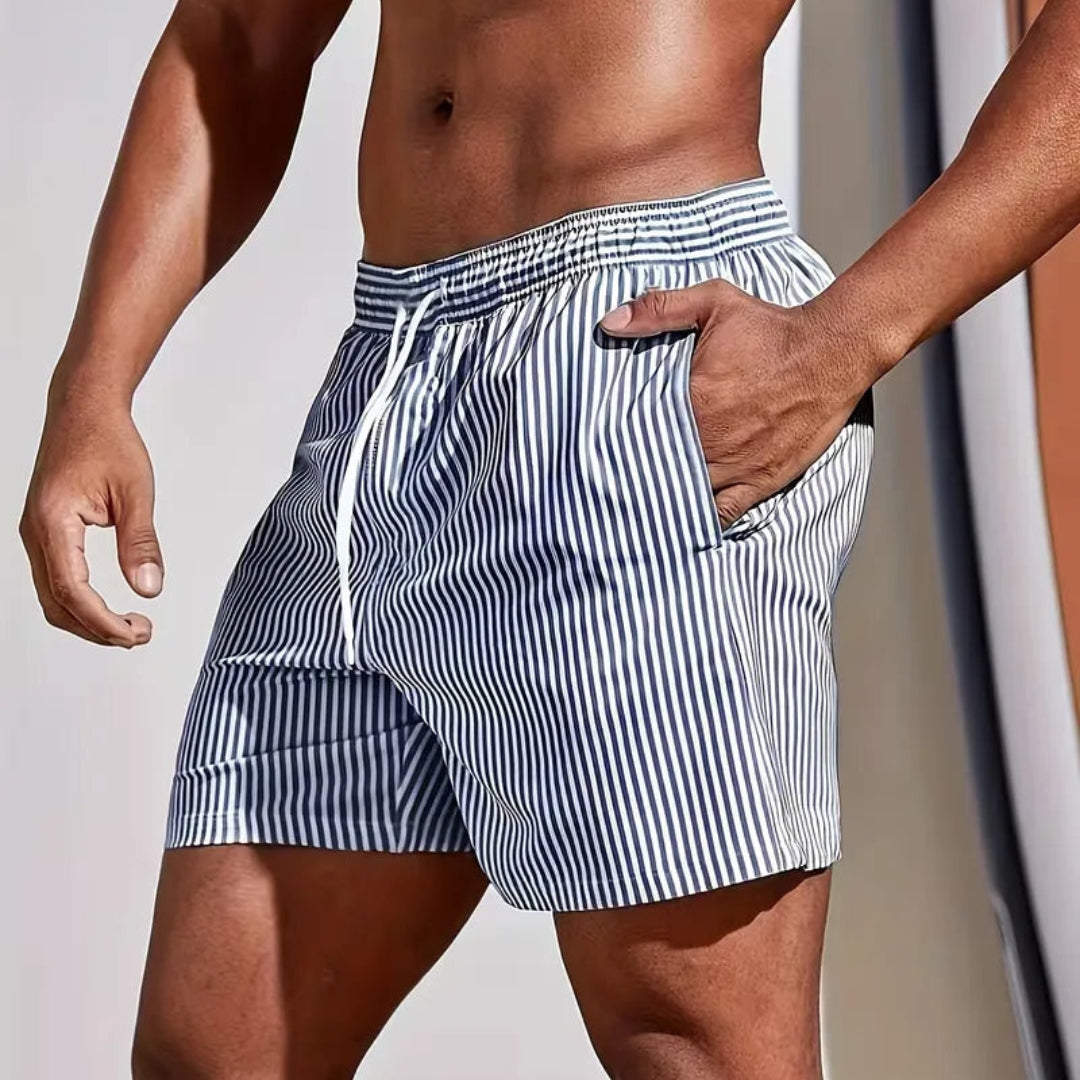 Bañador tipo shorts con estampado de rayas