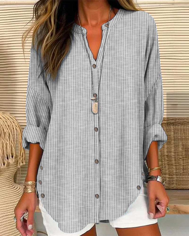 Blusa de mujer a rayas con botonadura