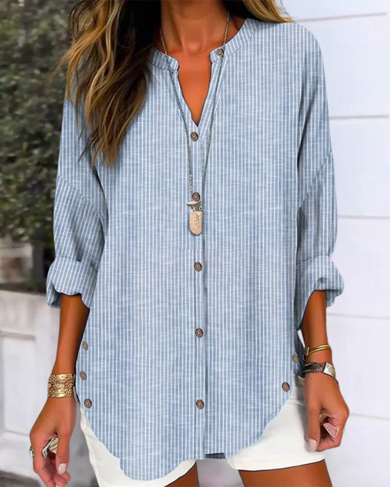 Blusa de mujer a rayas con botonadura