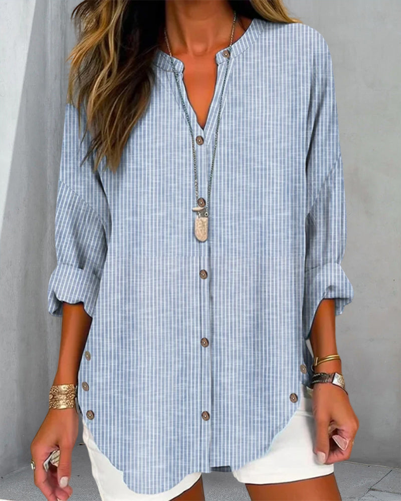 Blusa de mujer a rayas con botonadura