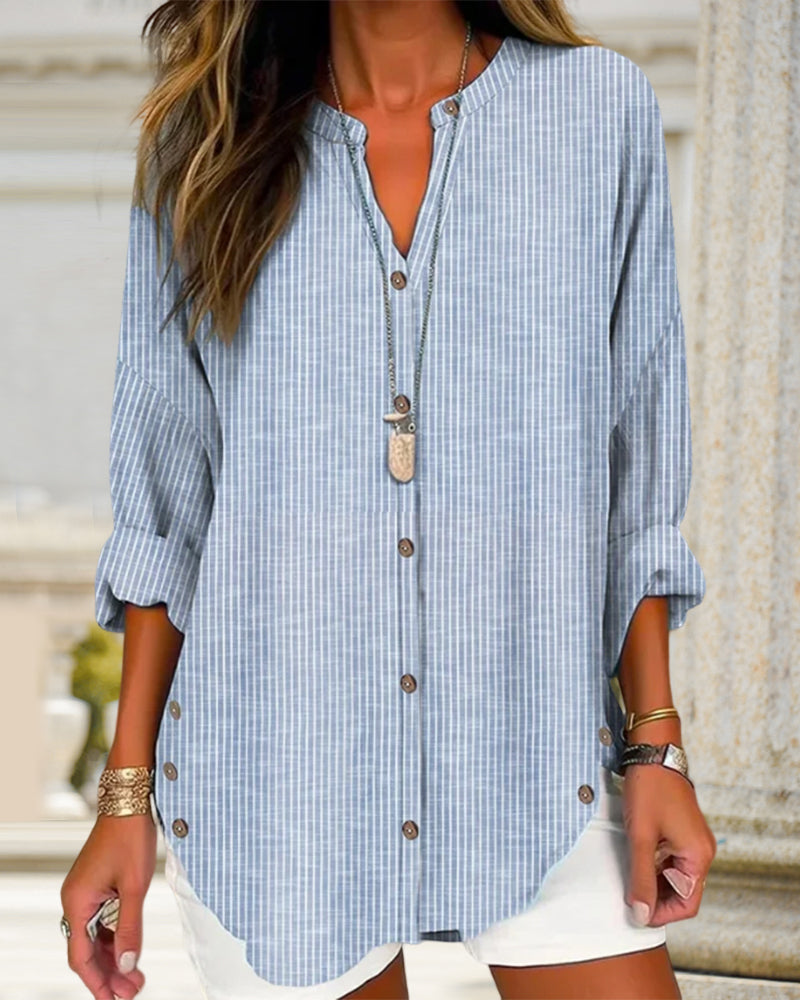 Blusa de mujer a rayas con botonadura