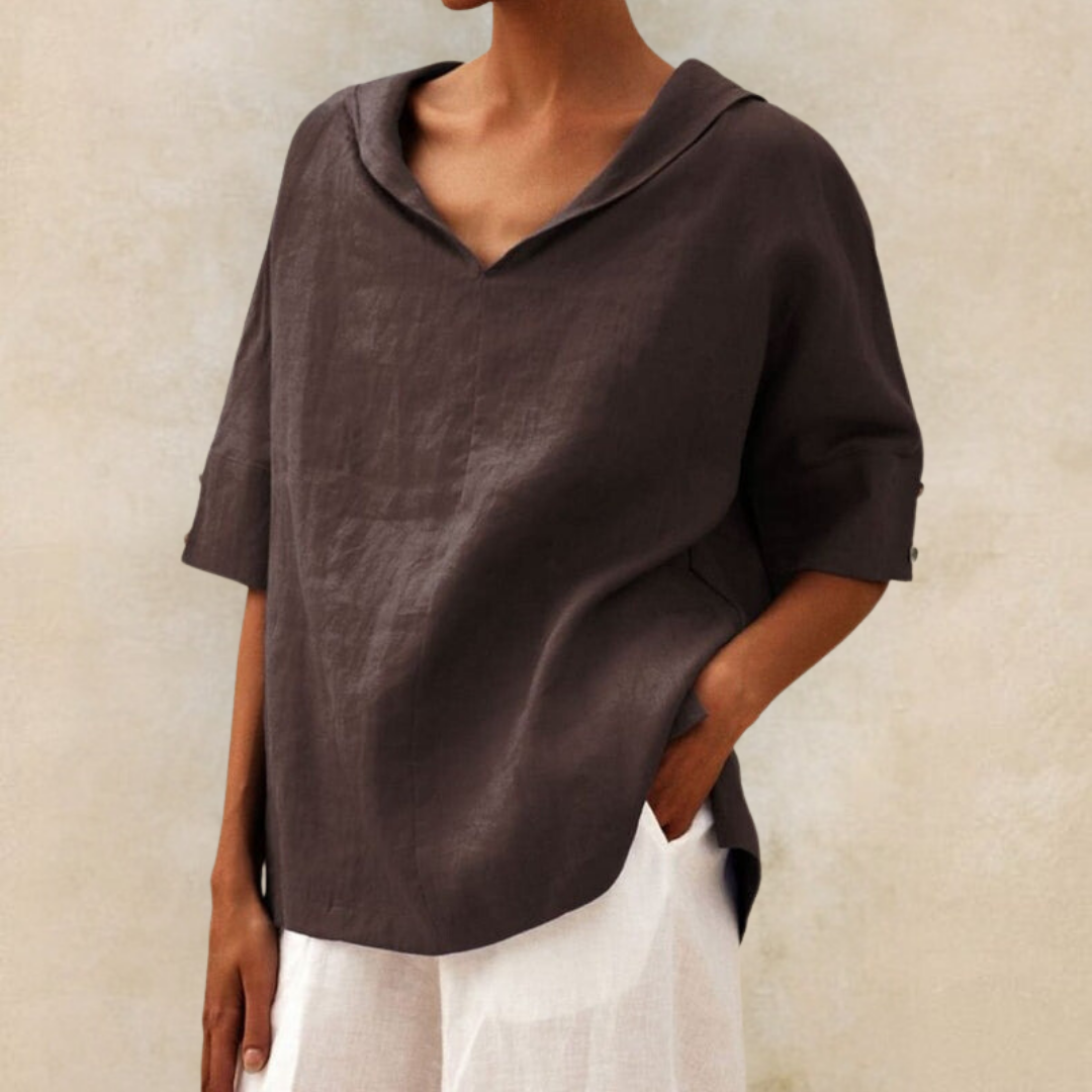 Blusa de mujer con cuello y manga corta