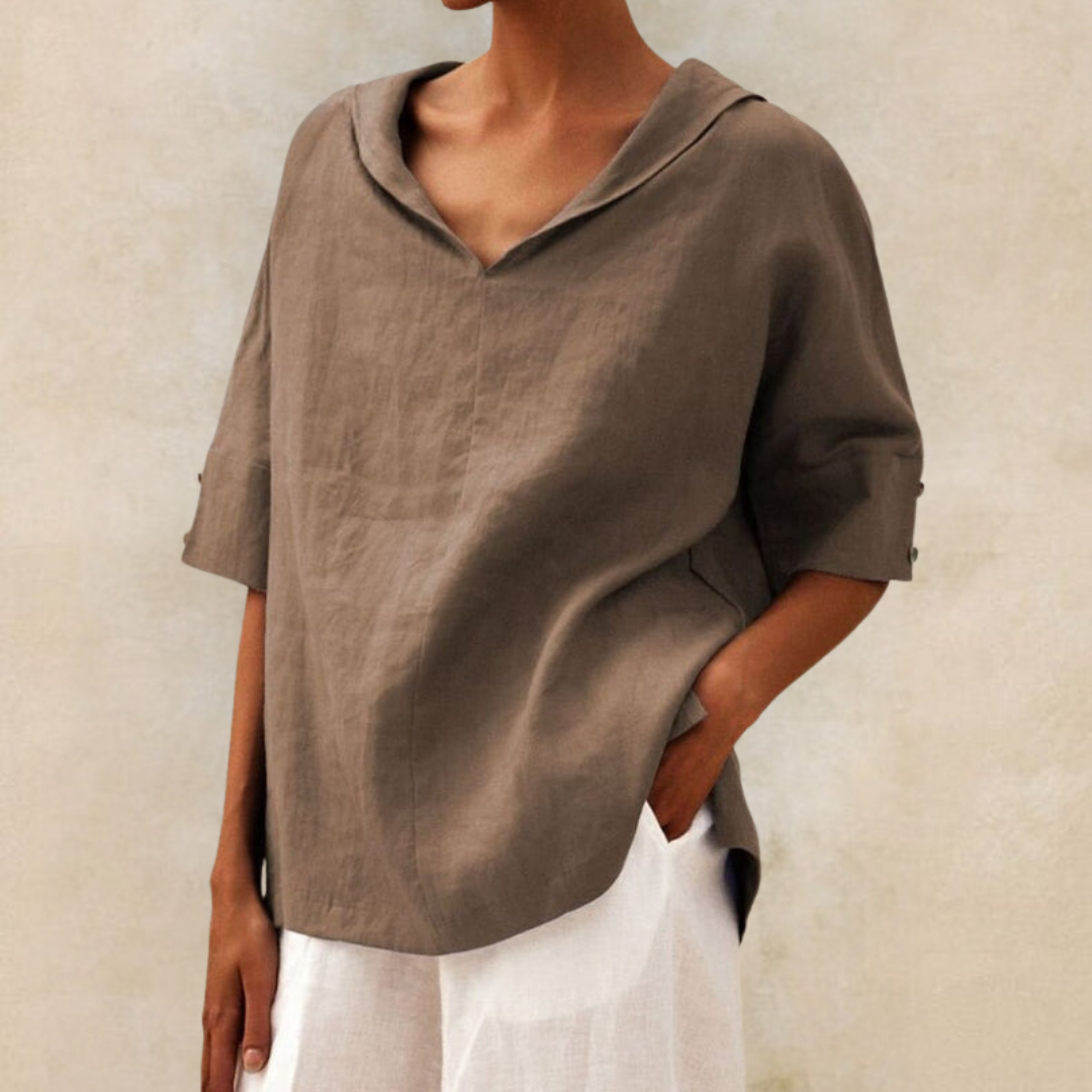 Blusa de mujer con cuello y manga corta