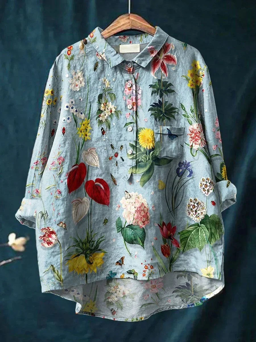 Blusa de mujer con estampado floral y botonadura