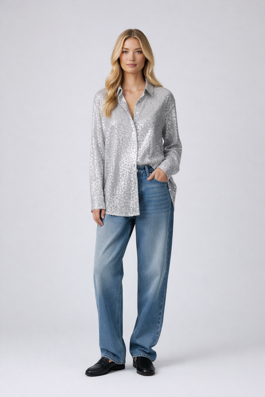 Blusa para mujer plateada de corte holgado con brillo metálico