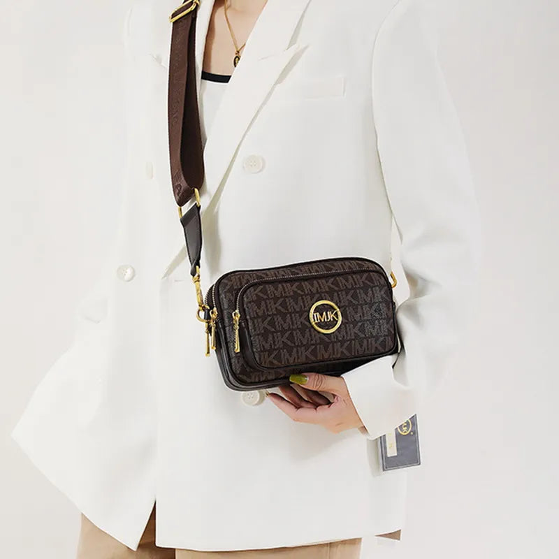 Bolso de hombro para mujer con monograma y detalle de cadena