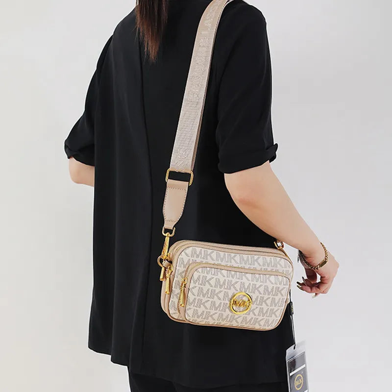 Bolso de hombro para mujer con monograma y detalle de cadena