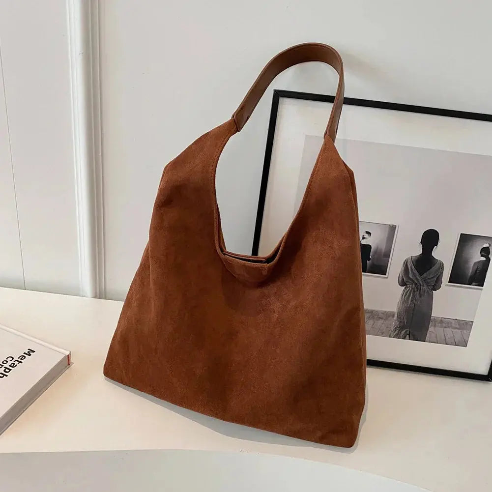 Bolso de hombro para mujer en ante suave con textura de lujo y elegancia boho