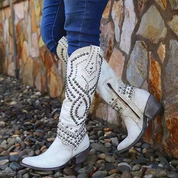Botas camperas altas hasta la rodilla con tachuelas