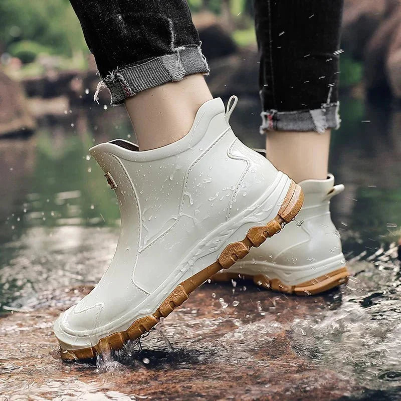 Botas de terreno impermeables con suela aislante