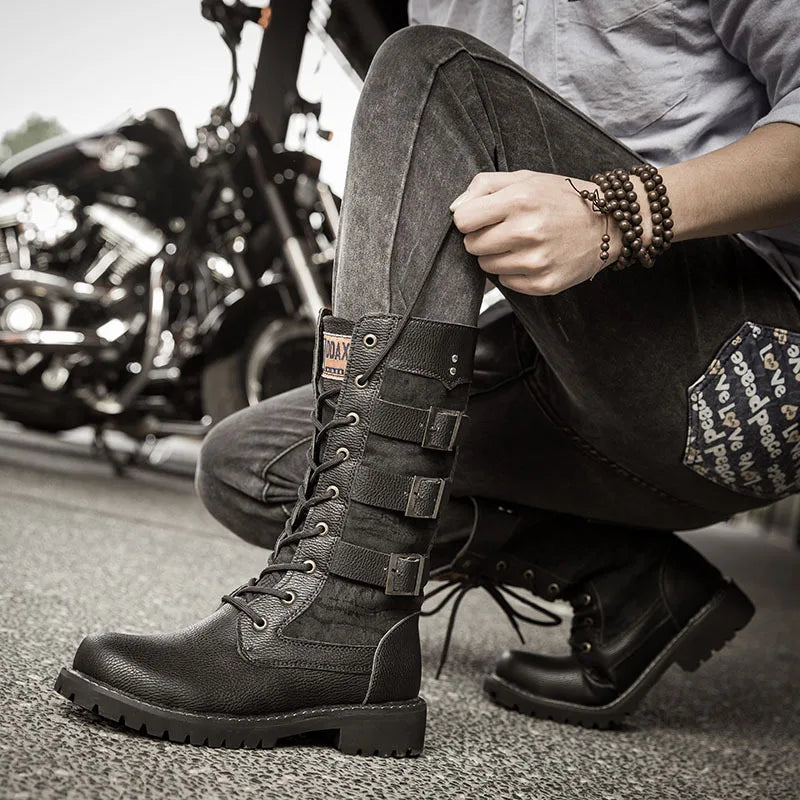 Botas moteras de caña alta