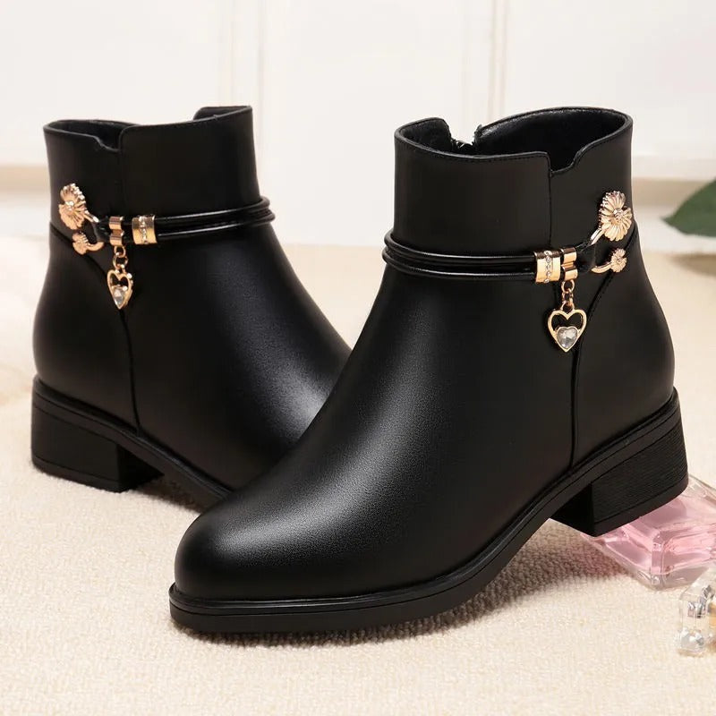 Botines de piel suave para mujer con estrás
