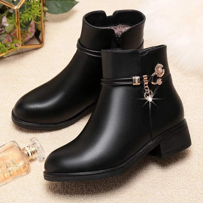 Botines de piel suave para mujer con estrás