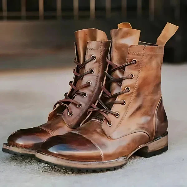 Botines militares de piel para mujer con cordones y puntera reforzada