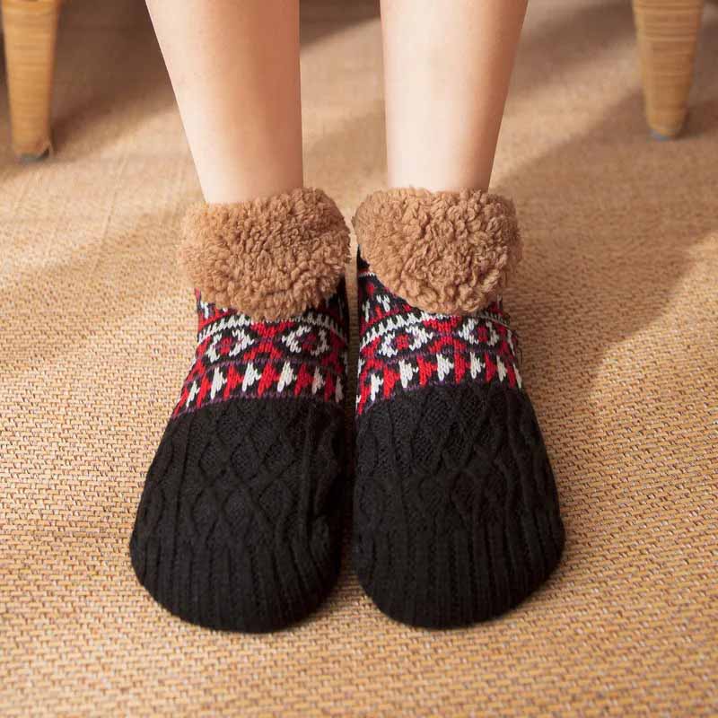 Calcetines cómodos y antideslizantes para mantener los pies calientes