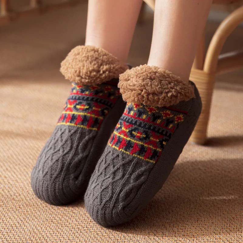 Calcetines cómodos y antideslizantes para mantener los pies calientes