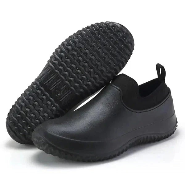 Calzado de trabajo impermeable sin cordones: comodidad y seguridad durante todo el día