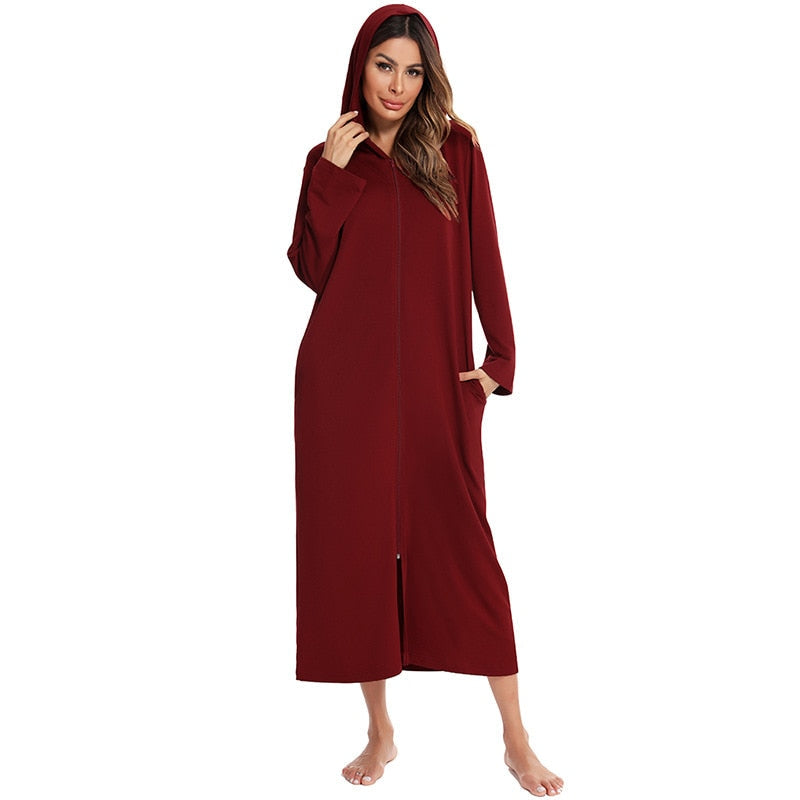 Camisón cálido con cremallera y capucha