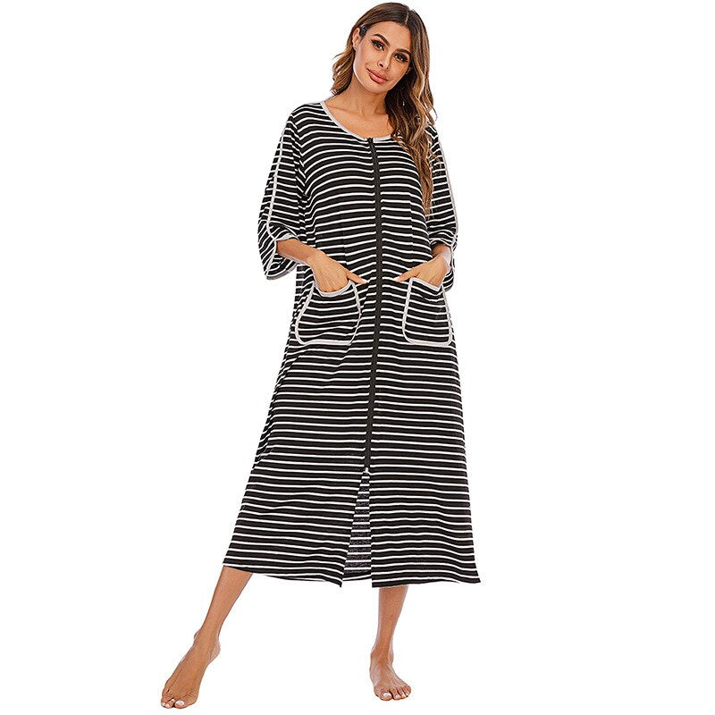 Camisón cálido con cremallera y capucha