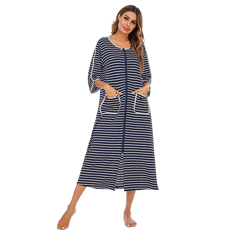 Camisón cálido con cremallera y capucha