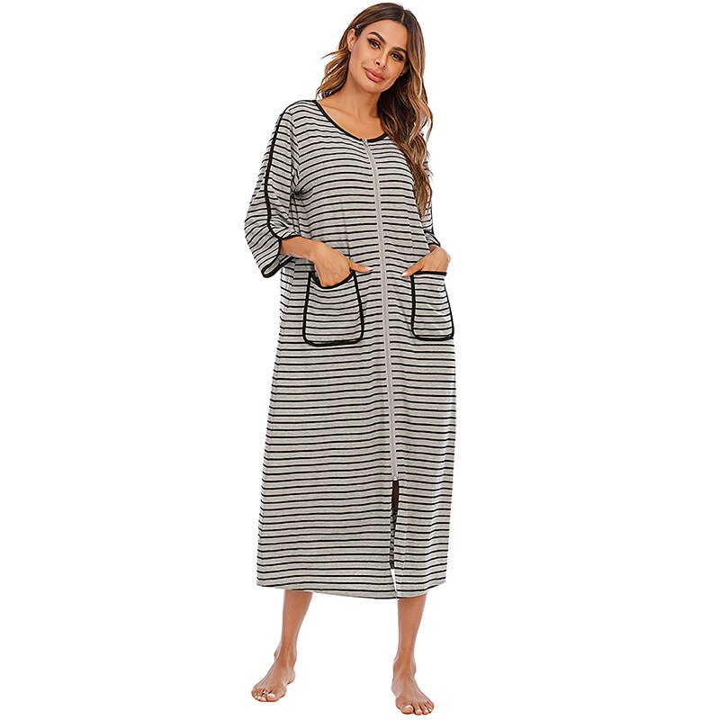 Camisón cálido con cremallera y capucha
