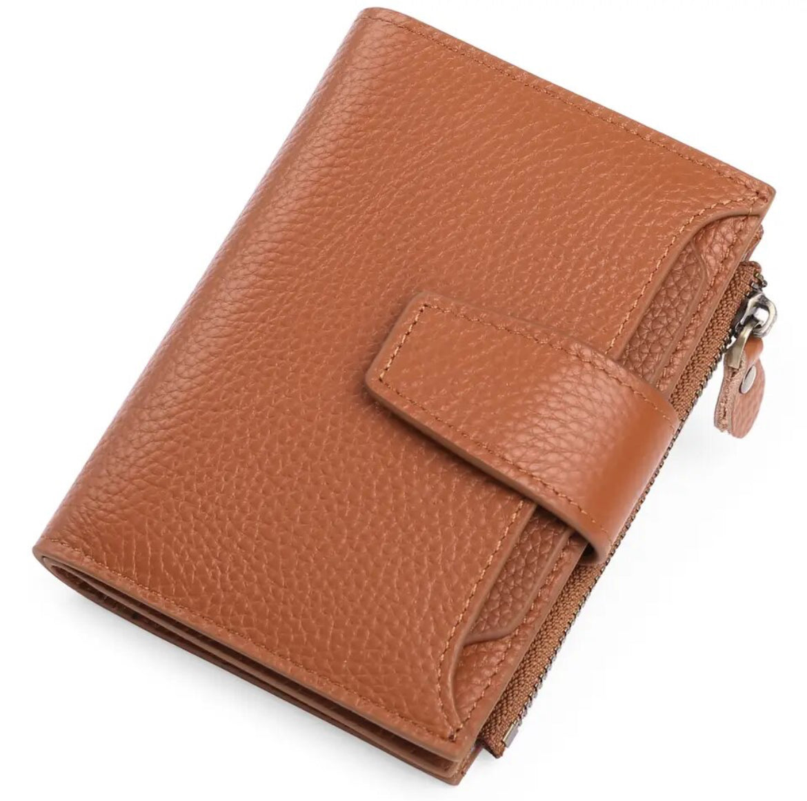 Cartera compacta de piel auténtica con múltiples bolsillos