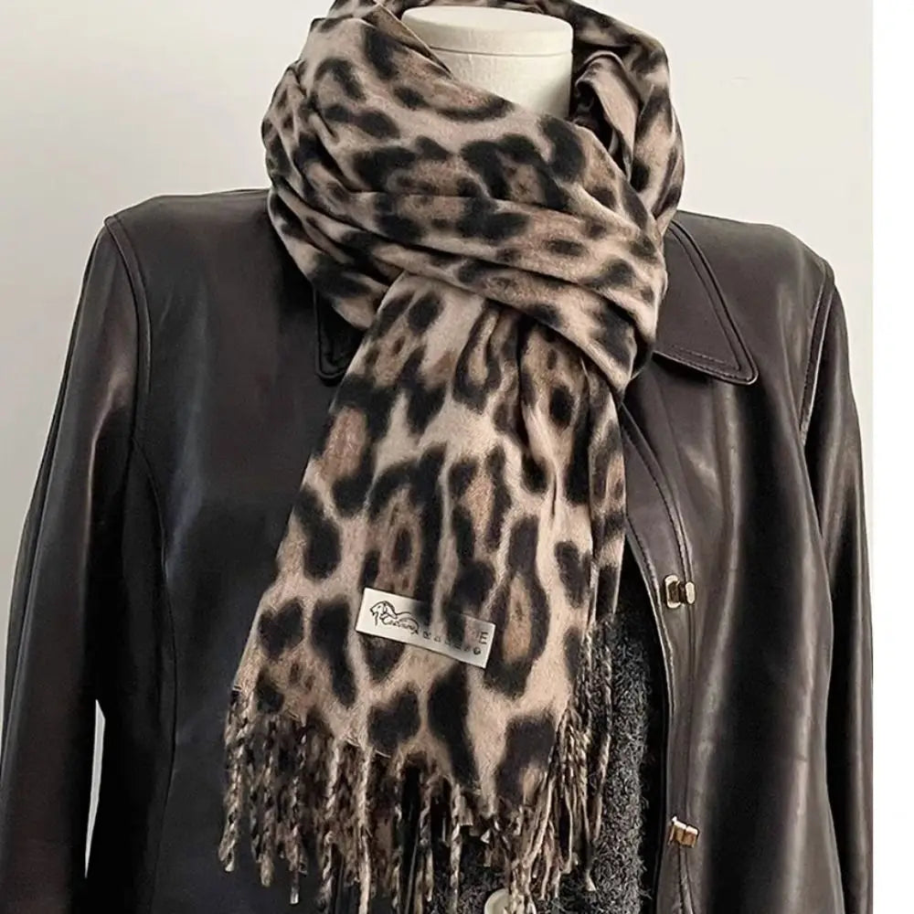 Chal con estampado de leopardo