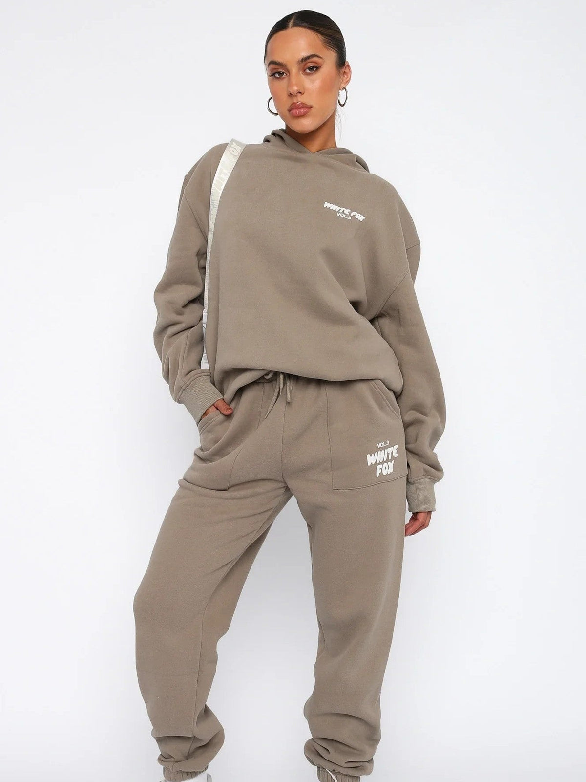 Chándal blanco elegante - Comodidad y lujo