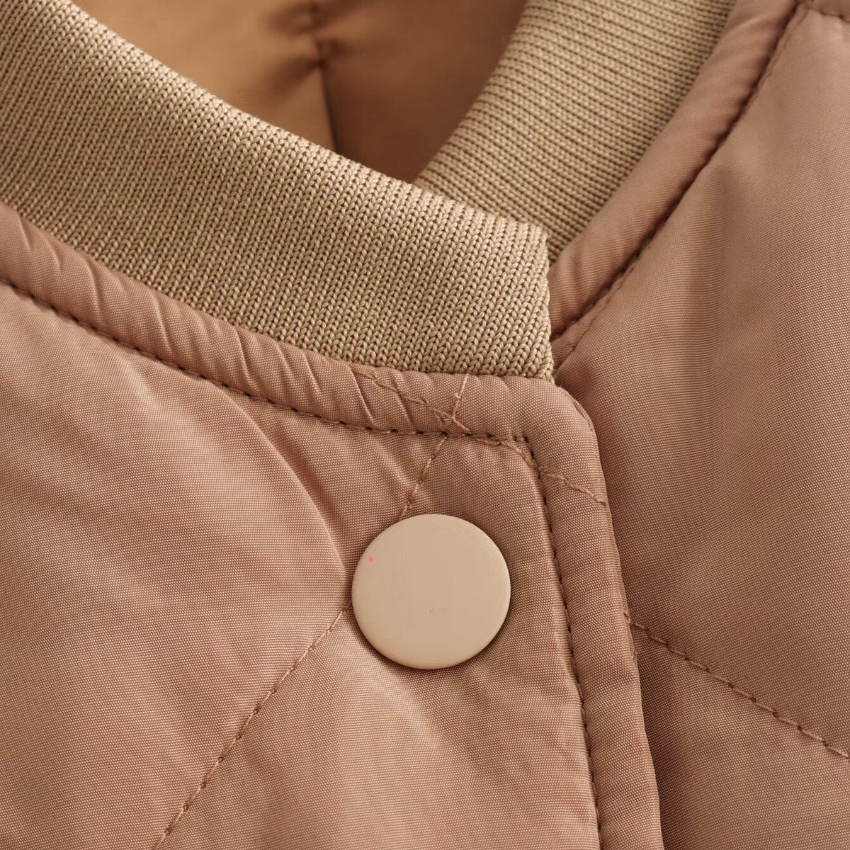 Chaqueta Bomber Acolchada de Poliéster para Mujer | Cazadora Corta de Invierno Elegante