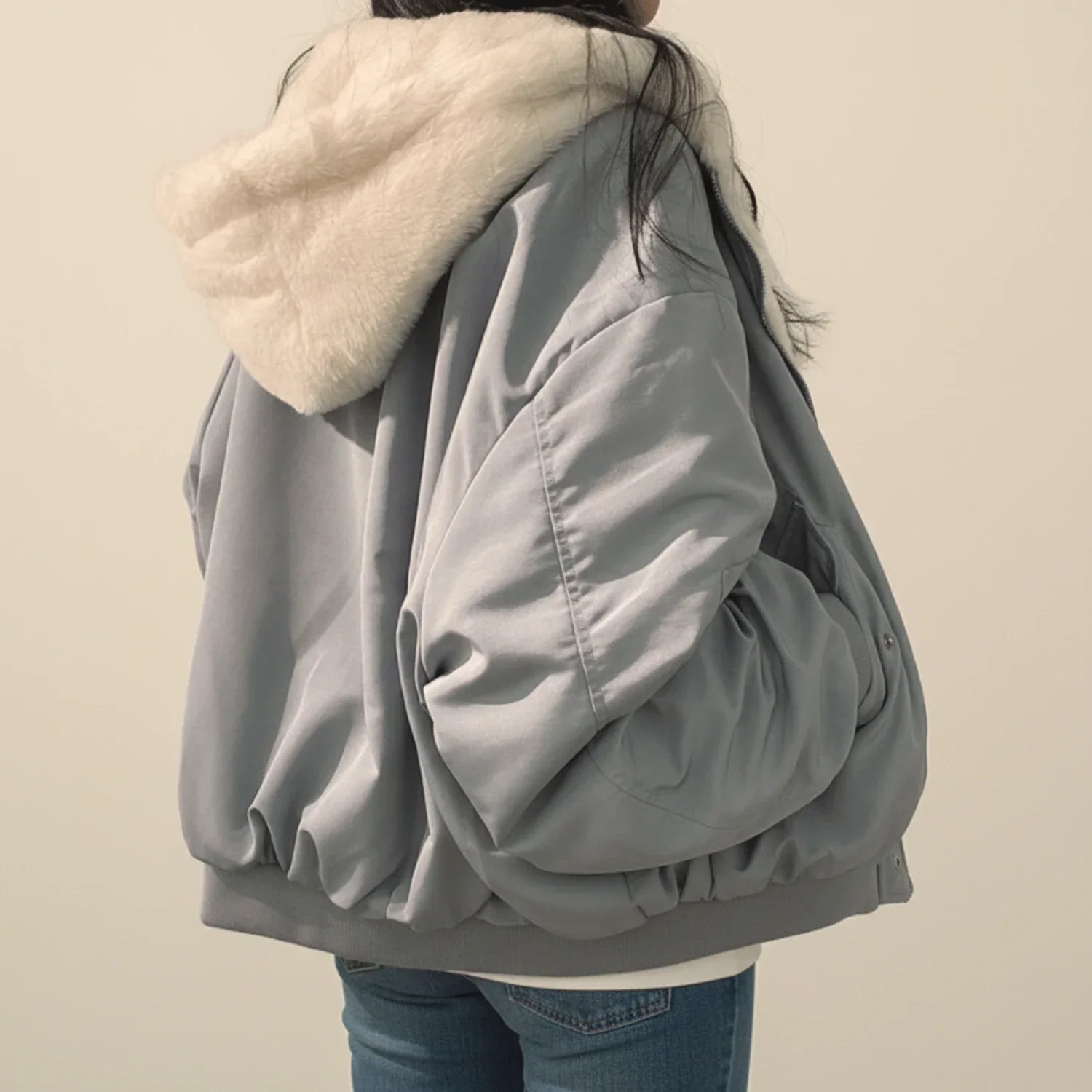 Chaqueta bomber para mujer con capucha y pelo