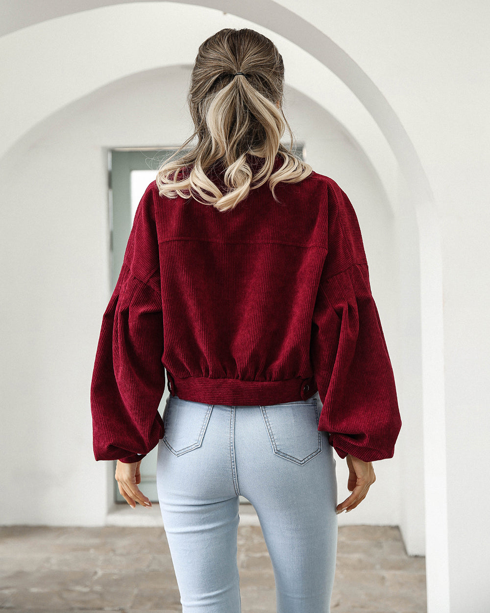 Chaqueta corta con botones para mujer