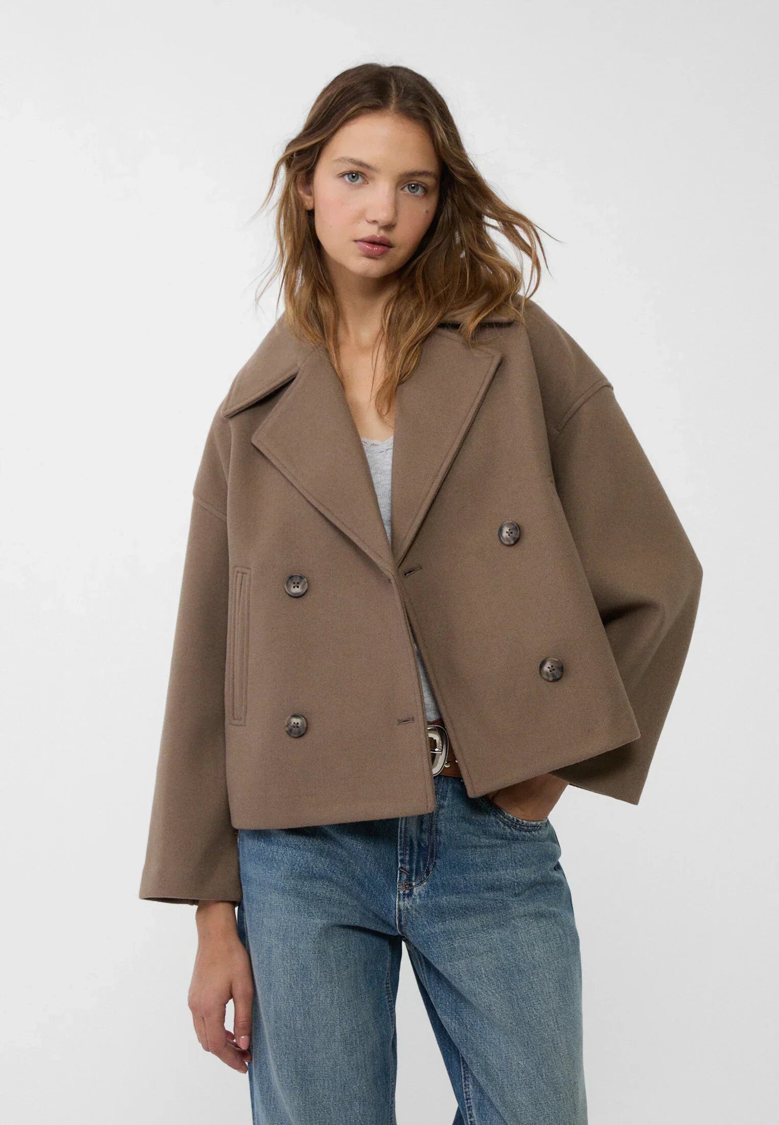 Chaqueta corta cruzada chic - Elegante y atemporal