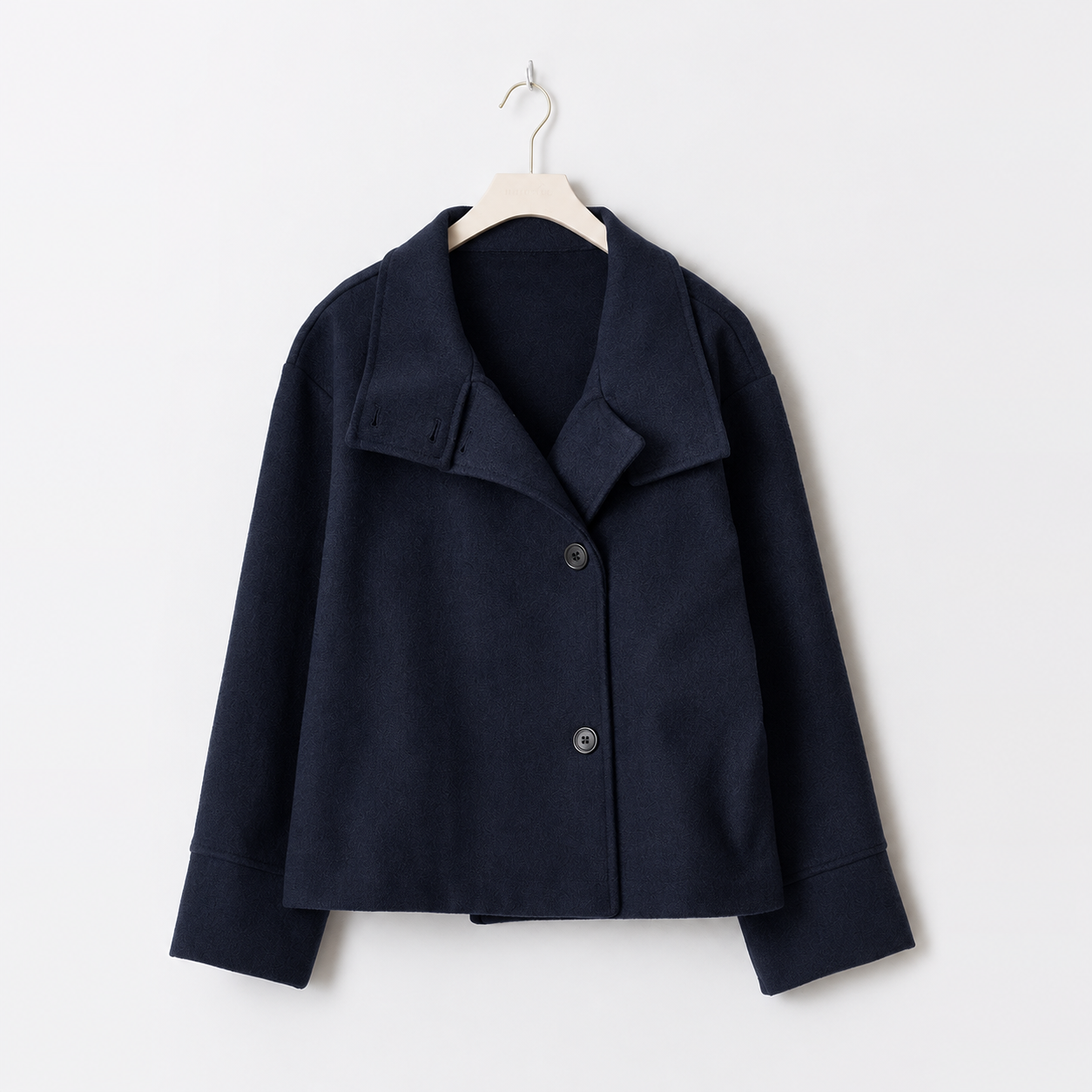 Chaqueta corta cruzada de estilo lujoso en material cálido