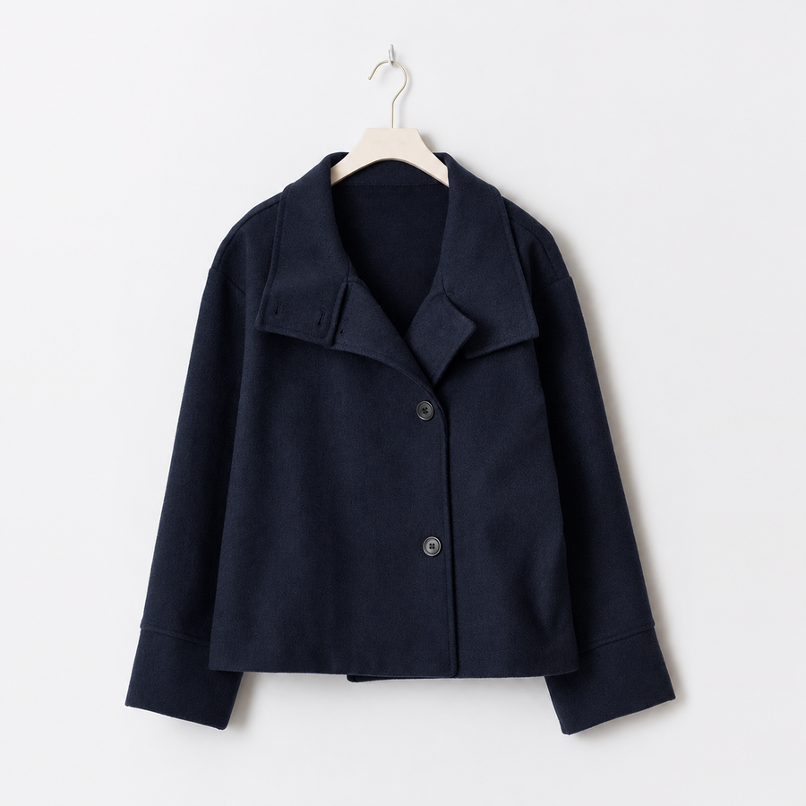 Chaqueta corta cruzada de estilo lujoso en material cálido