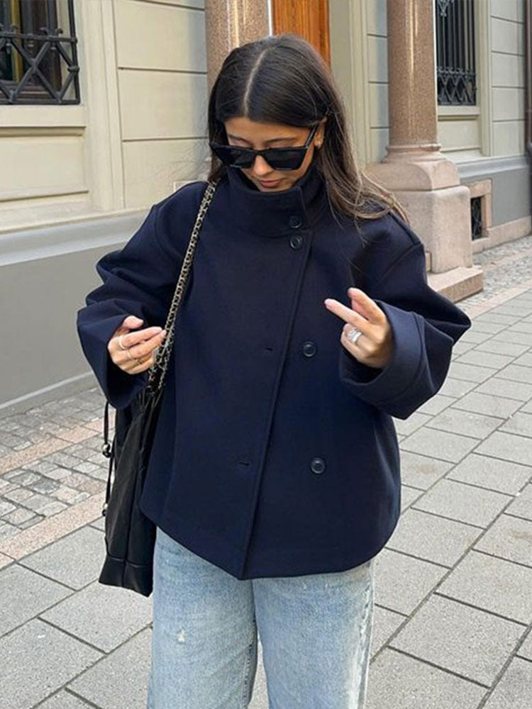 Chaqueta corta cruzada de estilo lujoso en material cálido