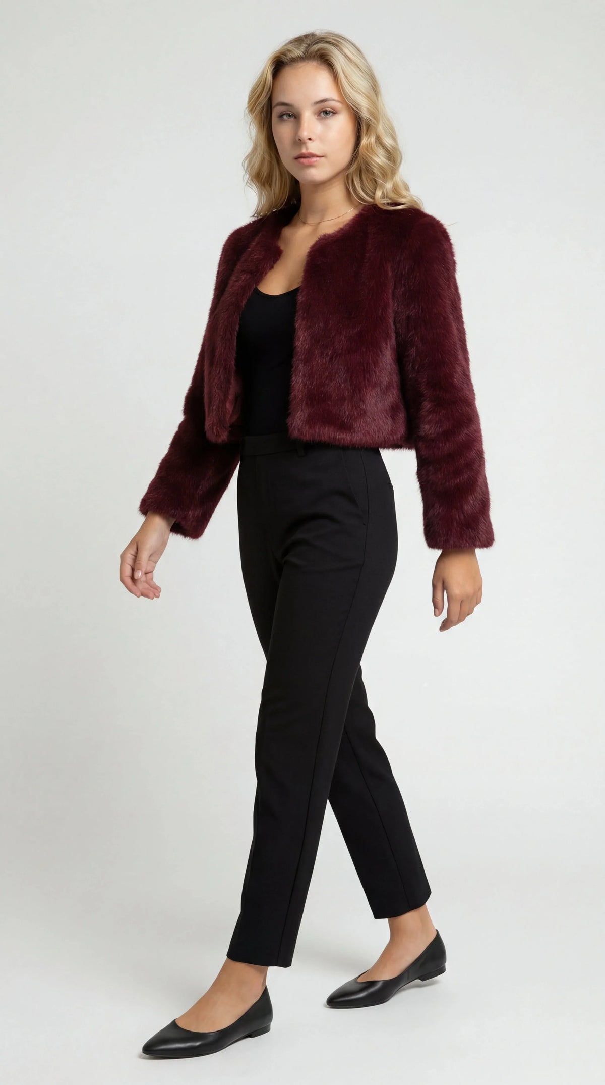 Chaqueta corta de pelo sintético suave con cuello redondo y corte recto para mujer
