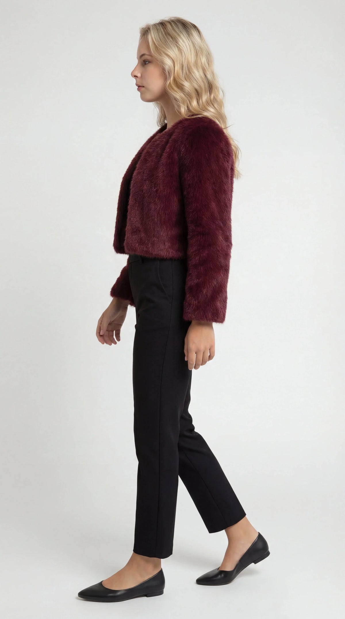 Chaqueta corta de pelo sintético suave con cuello redondo y corte recto para mujer