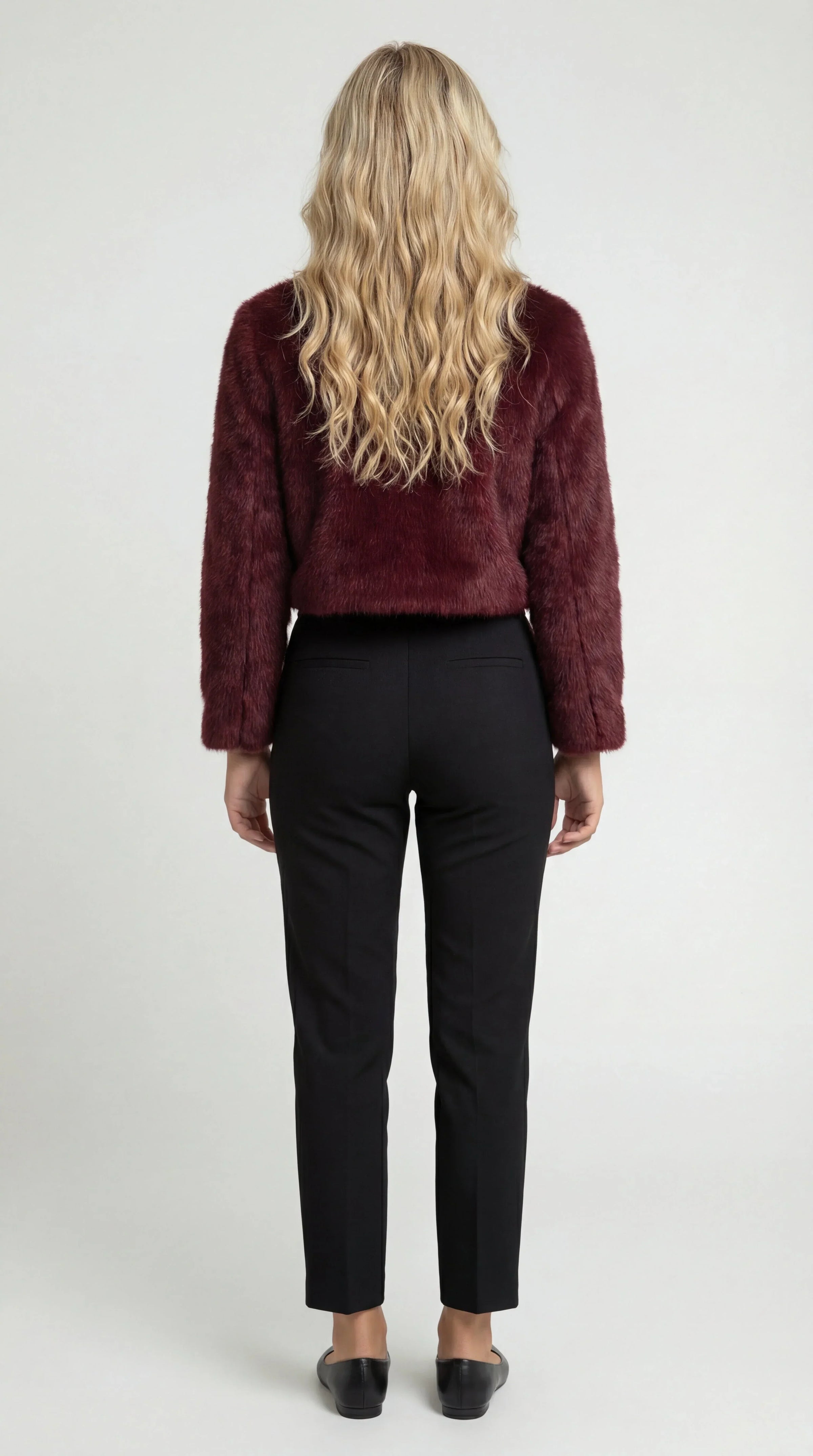 Chaqueta corta de pelo sintético suave con cuello redondo y corte recto para mujer