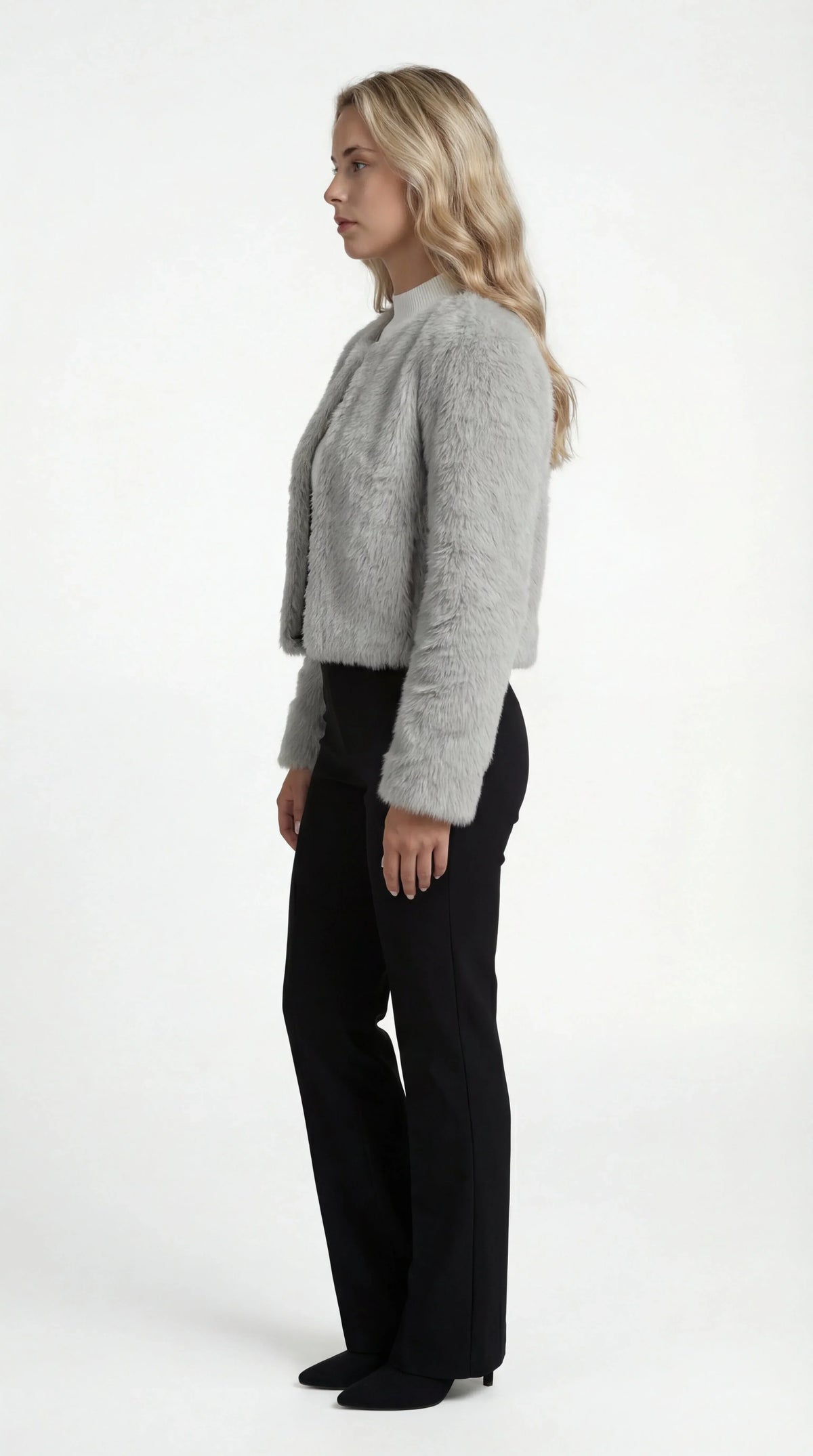 Chaqueta corta de pelo sintético suave con cuello redondo y corte recto para mujer