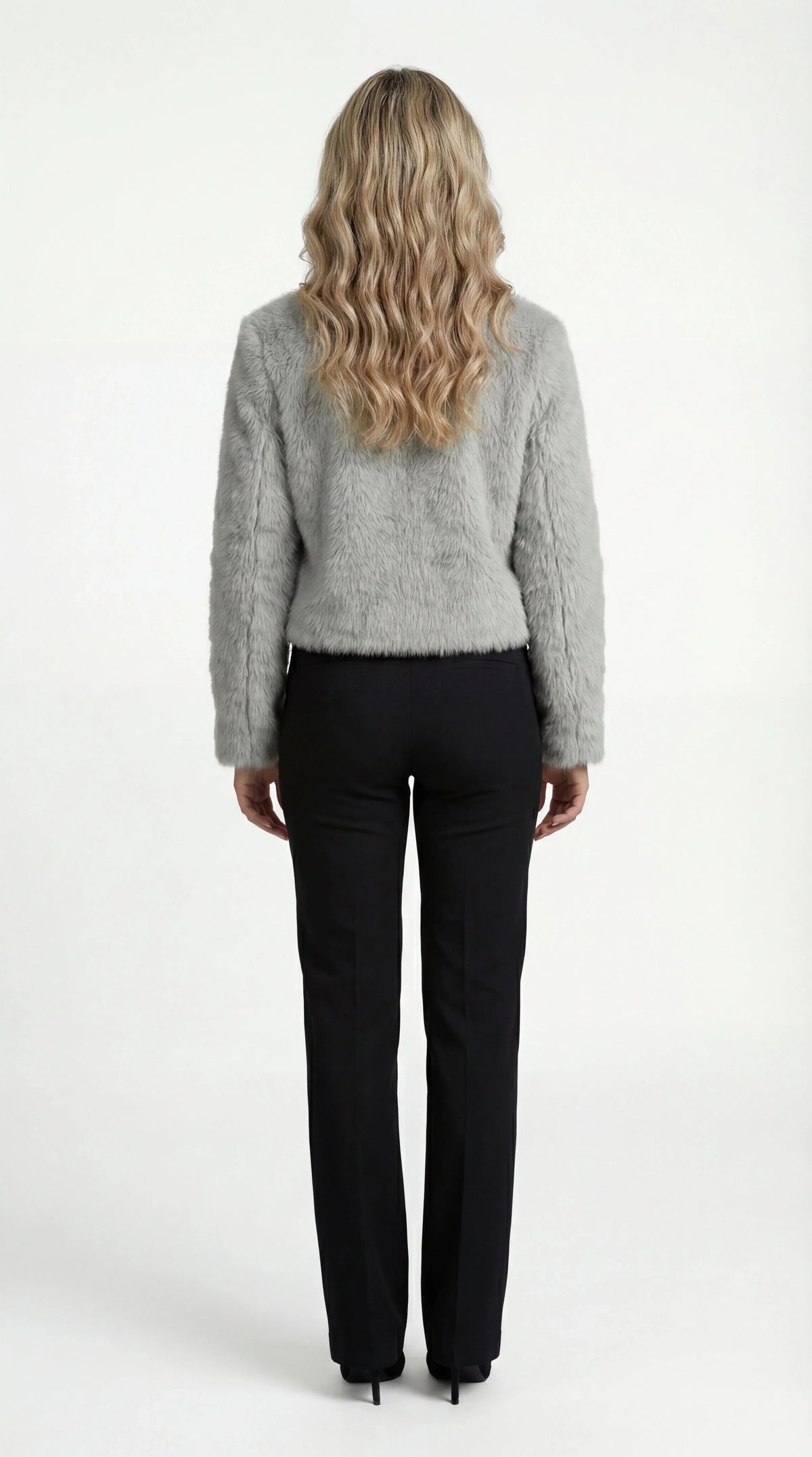 Chaqueta corta de pelo sintético suave con cuello redondo y corte recto para mujer