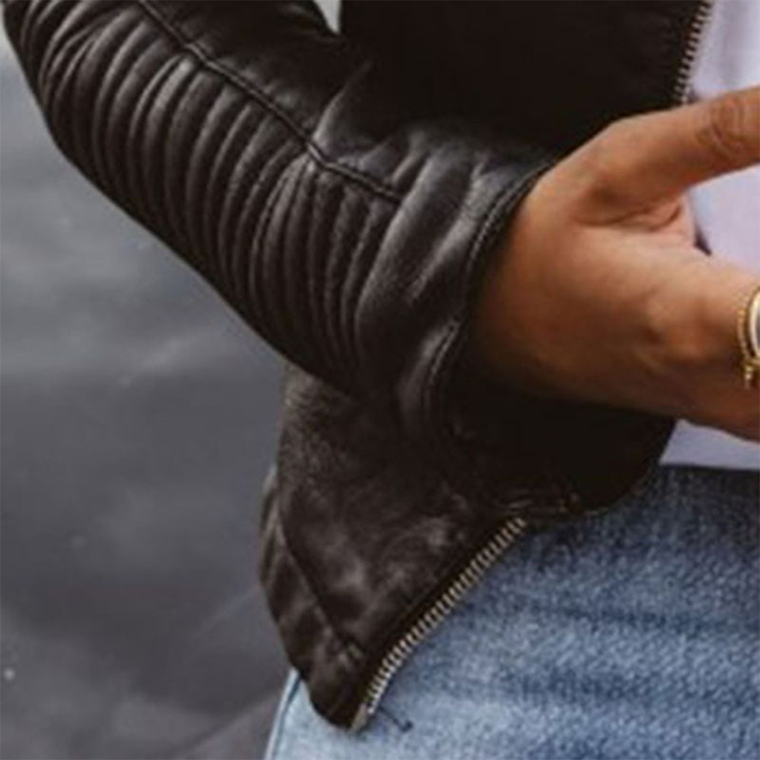 Chaqueta de cuero negra para mujer