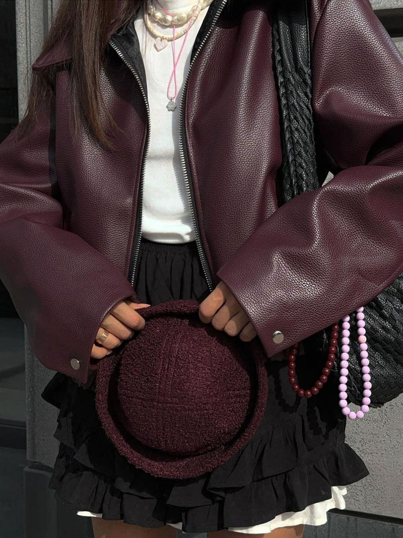 Chaqueta de cuero sintético para mujer en color burdeos