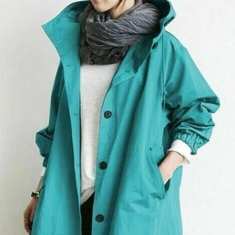 Chaqueta impermeable con capucha