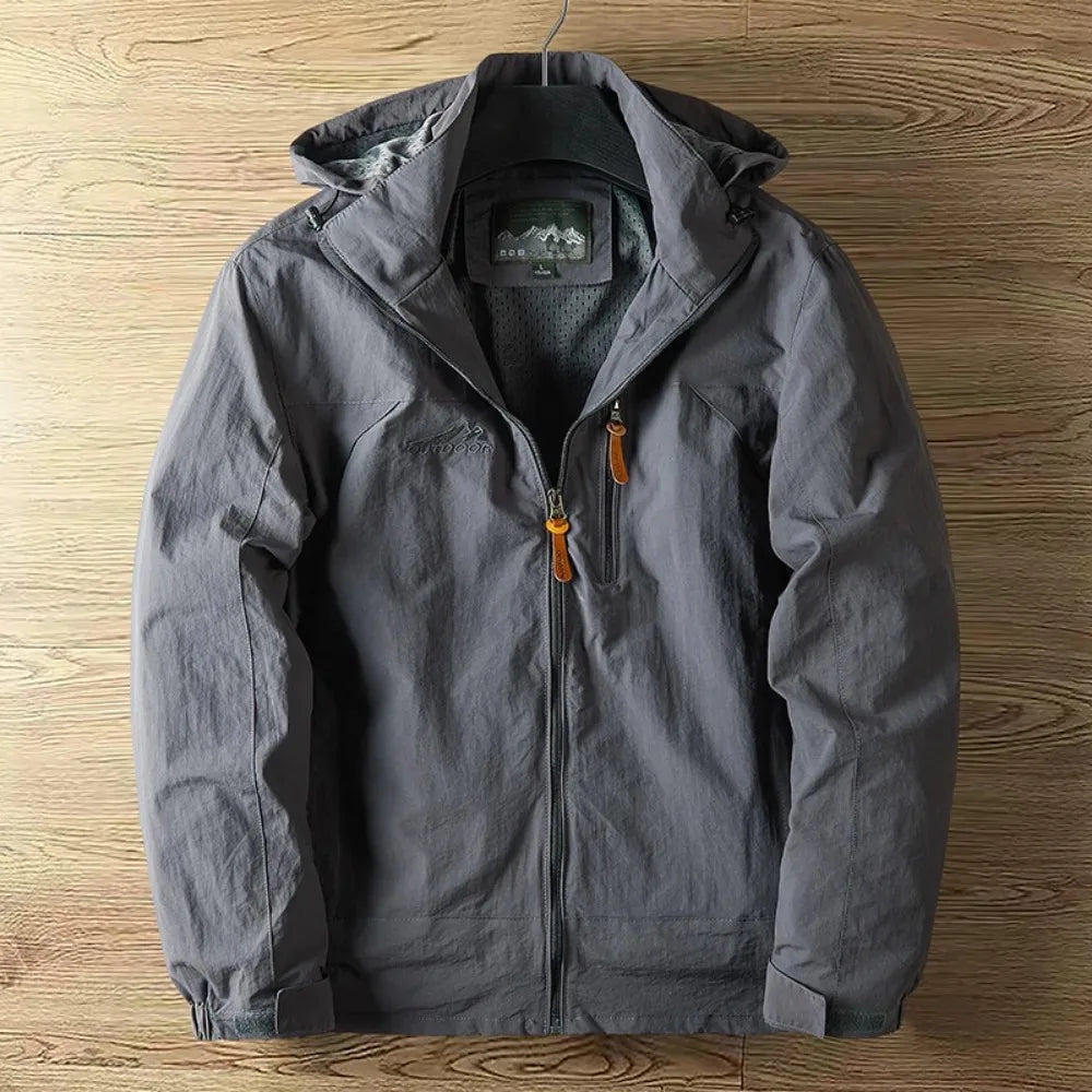 Chaqueta outdoor impermeable y transpirable para hombre