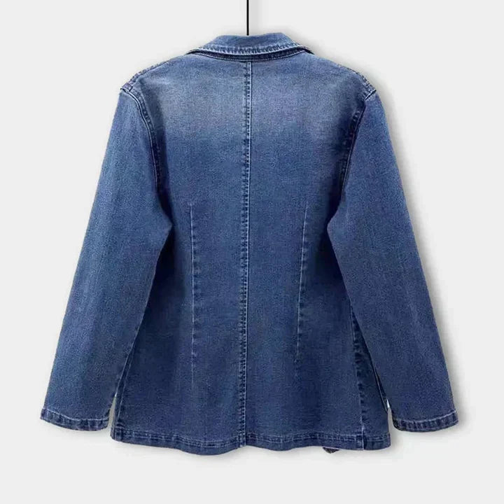 Chaqueta vaquera elegante de corte entallado